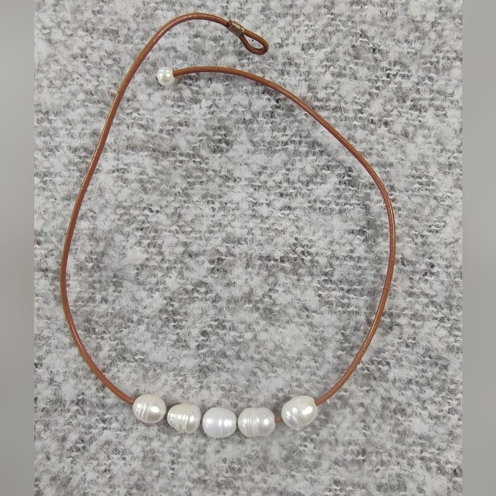 Freshwater Pearl Bead Leather Necklace - Brown and White
